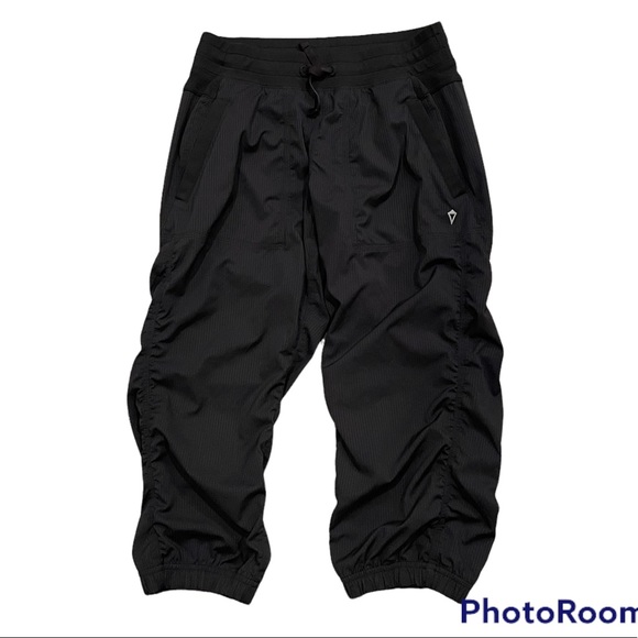 Ivivva by Lululemon Girls capri pants 14 Ruched Capri Pants activewear Preowned - Picture 1 of 6